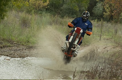 Técnica de pilotaje de Enduro. Pasos de agua1. Actualizado