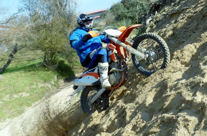 KTM  250 EXC- F 2015. Nuevas mejoras para la reina del E1.