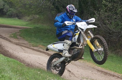 Prueba Husqvarna FE450. Una campeona en tus manos.