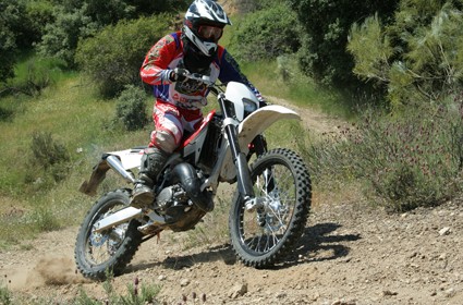 Prueba Husqvarna WR125 modelo 2011. Explosión de juventud.