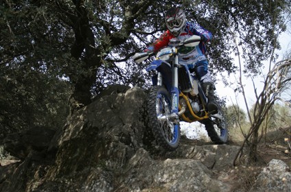 Prueba Husaberg TE125 2012. Pequeña Valquiria.