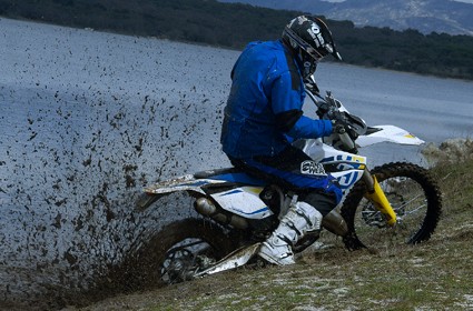 Prueba Husqvarna TE125 modelo 2014. Cazagigantes.