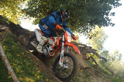 Prueba KTM 250 EXC-F modelo 2016. Cómo mantenerse en primera fila.