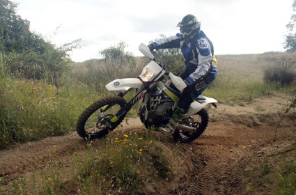 Prueba Husqvarna FE501 modelo 2017. Todo el poder en tus manos.