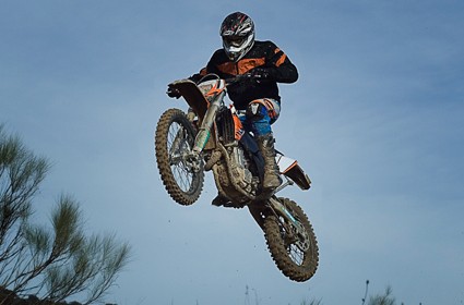 Prueba KTM 530  EXC 2010. El poder en tus manos.