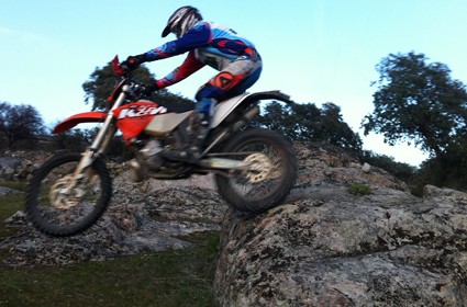 Prueba de la KTM EXC200 mod. 2011. Las inmensas posibilidades de una incomprendida.