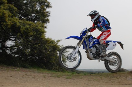 Prueba Yamaha WR450F 2011. Solvencia probada.