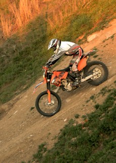 Las bajadas. Técnica de pilotaje de enduro.